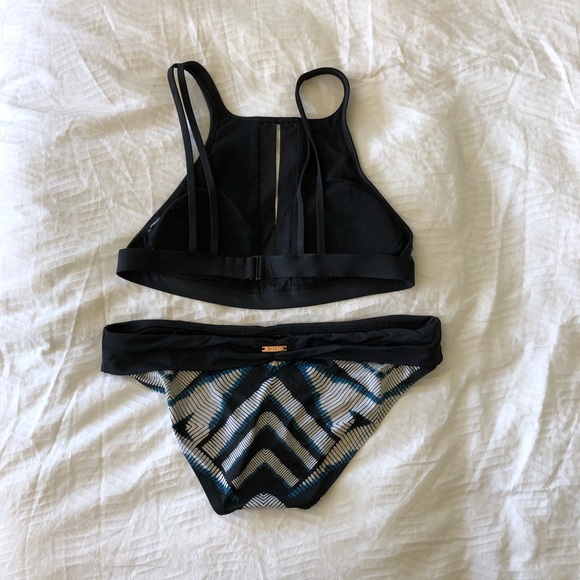 Skye Geometric Keyhole Bikini - Picture 5 of 8